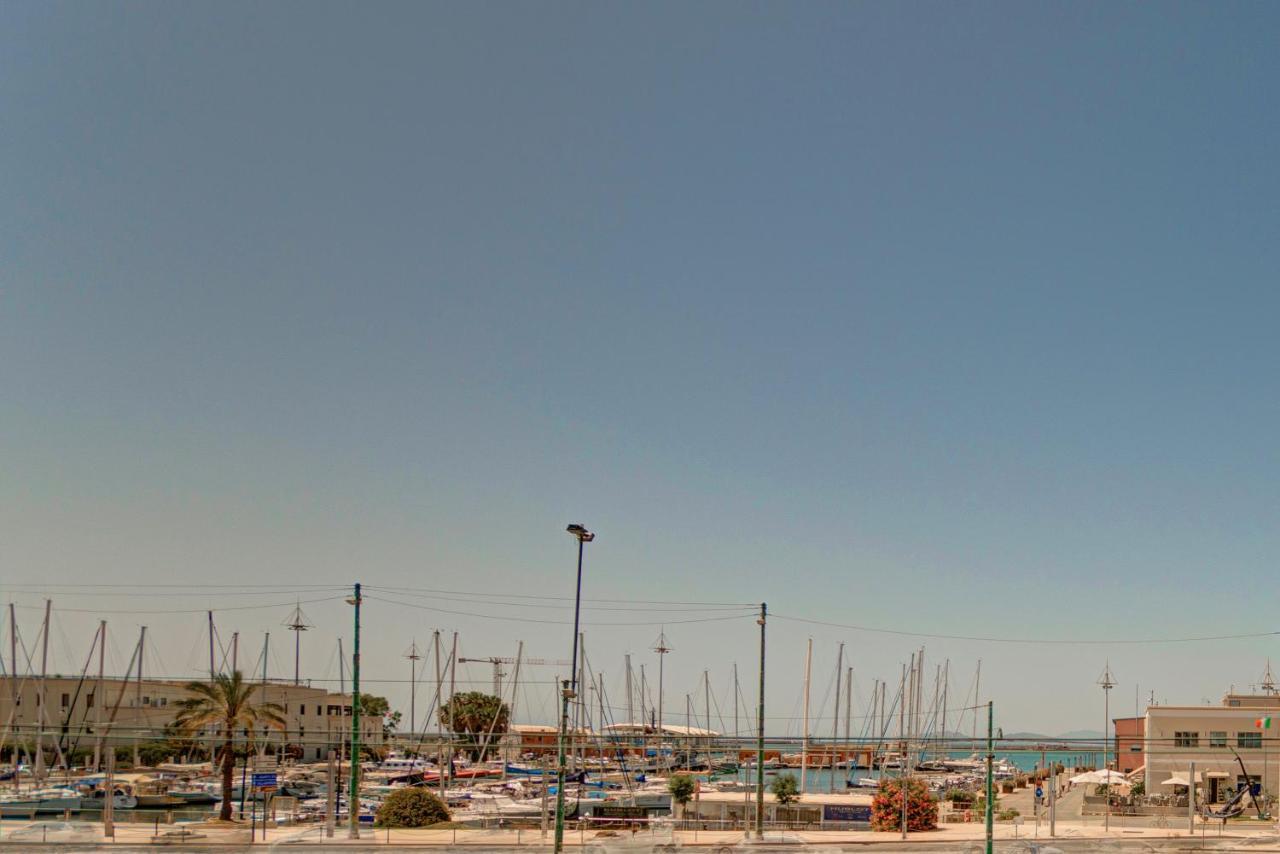 شقة Right House Sur Le Port - Harbour View كالياري المظهر الخارجي الصورة